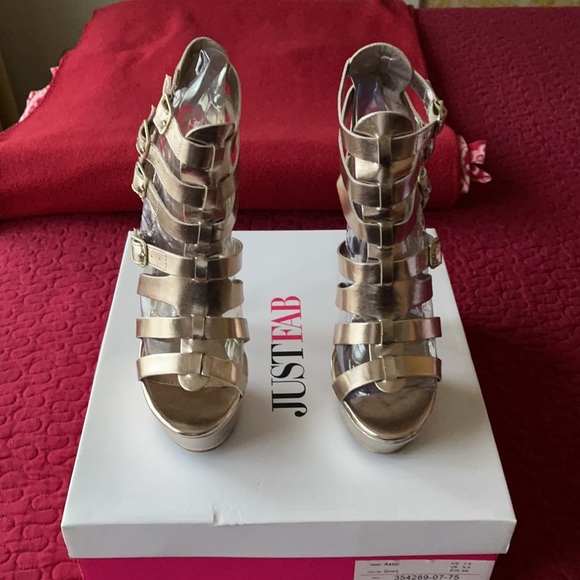 JustFab Women’s Gold Heels Worn only once - Picture 2 of 5